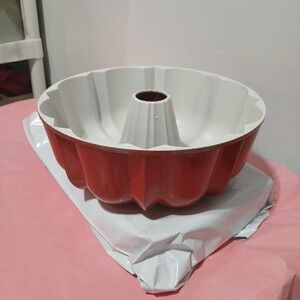 Vintage Red Heavy Duty Bundt Cake Pan Chilton Aluminum Products USA Baking